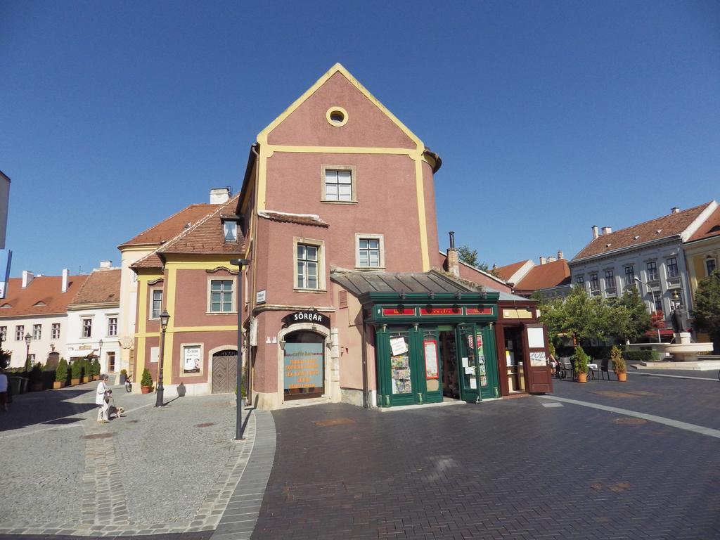 Belvarosi Erdesz-Lak Sopron Buitenkant foto