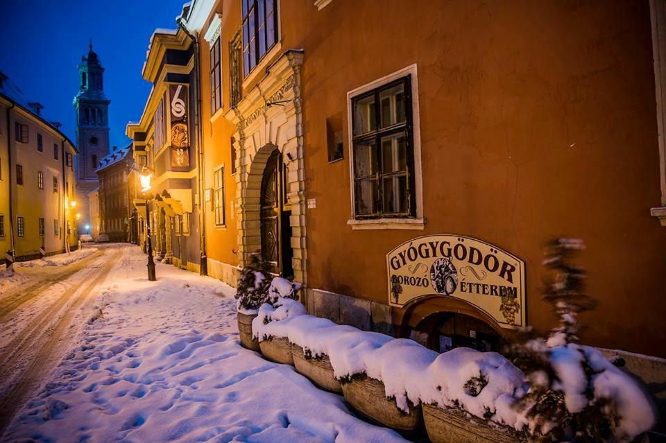 Belvarosi Erdesz-Lak Sopron Buitenkant foto